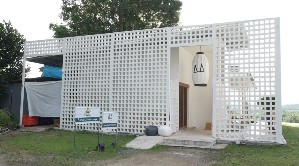 日本風カフェの外観