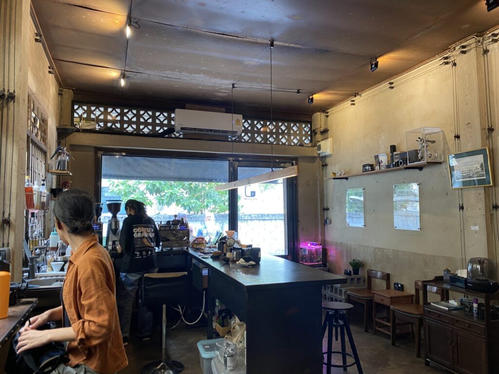 CoffeeGrapherの内観①