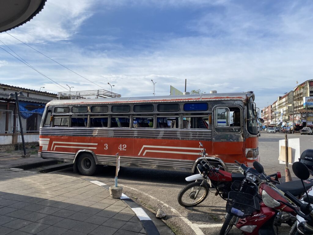 スラータニーのローカルバス