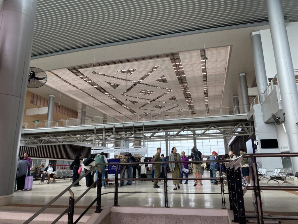 カムサワート駅構内の写真①